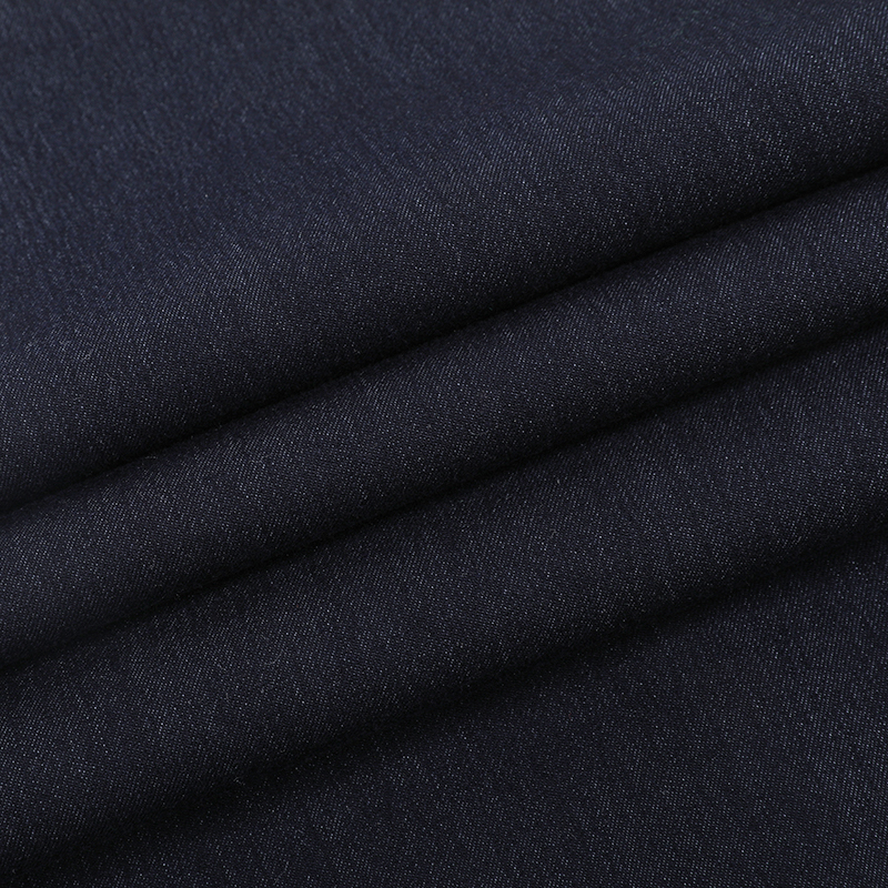 TR Four-Way Stretch Fabric está confeccionado con una mezcla de fibras sintéticas